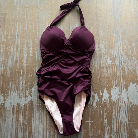 Victoria’s Secret Unforgettable Ruched One Piece Halter Swimsuit Womens 34B - Picture 2 of 6
